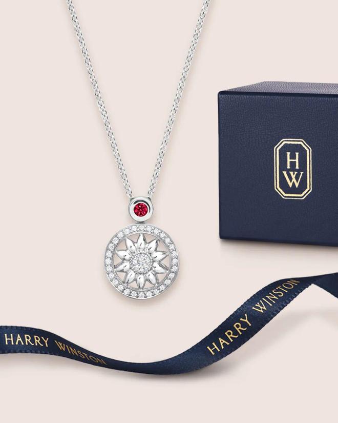 暴击跟着辛芷蕾解锁甜蜜指南！本周时髦大事  七夕奢牌浪漫(图4)