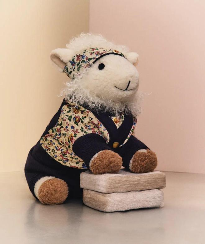 暴击跟着辛芷蕾解锁甜蜜指南！本周时髦大事  七夕奢牌浪漫(图23)